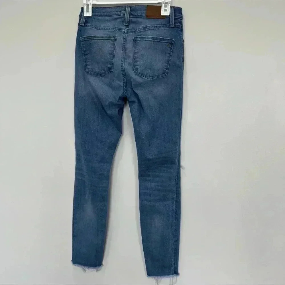 Madewell 9" High-Rise Skinny Jeans in Ontario Wash: Distressed-Hem Editi… - Picture 4 of 10